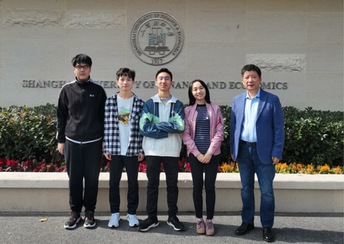 上海财经大学代表队在世界大学生智力运动会中摘得桂冠