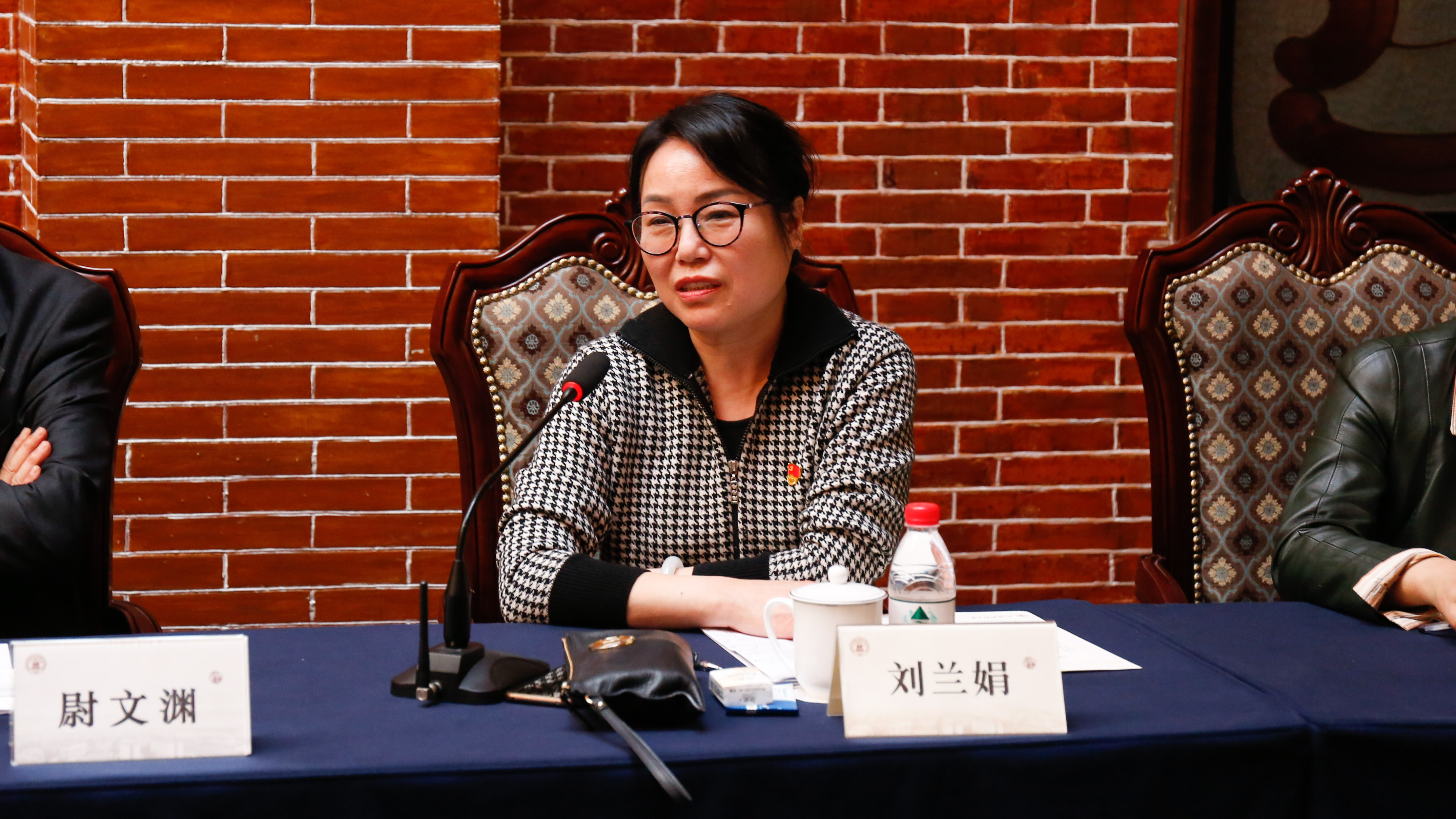 学校召开党委理论学习中心组扩大学习会暨"走进100"党史学习教育