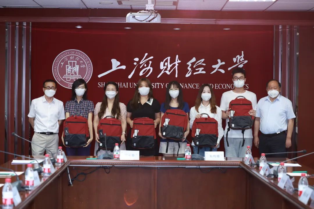 上海财经大学2022届毕业生代表座谈会举行